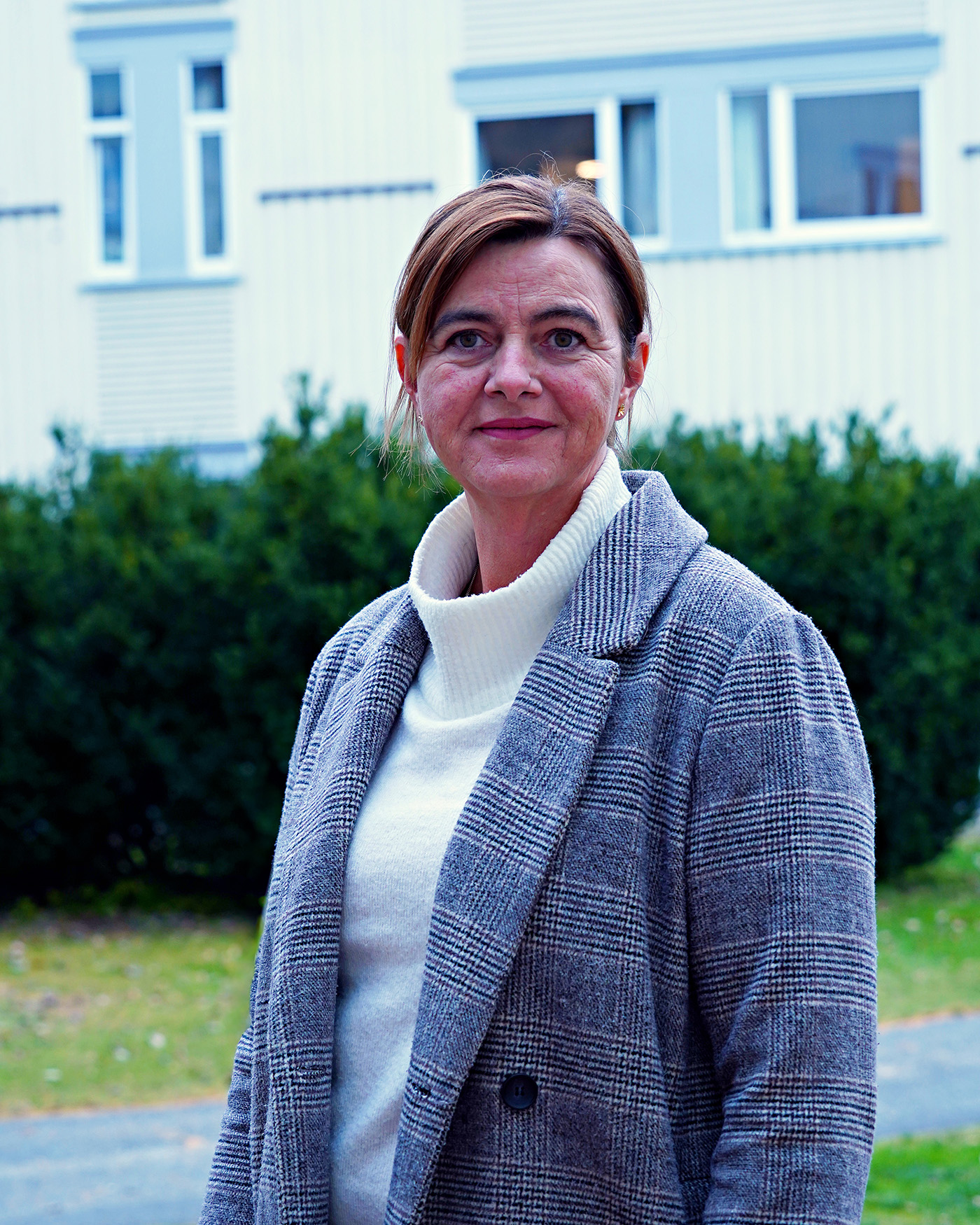 Henriette Walbeck Hoddevik foran Plankemyra bo og omsorgssenter